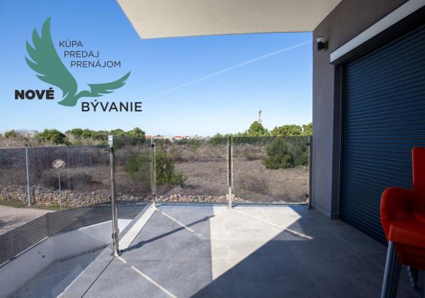 Chorvátsko - Na predaj apartmán 3x spálňa na ostrove Vir