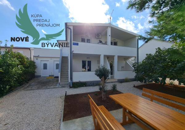 Exkluzívne dom 3x apartmán len 300m od mora v Chorvátsku