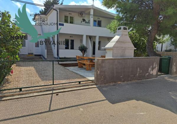 Exkluzívne dom 3x apartmán len 300m od mora v Chorvátsku