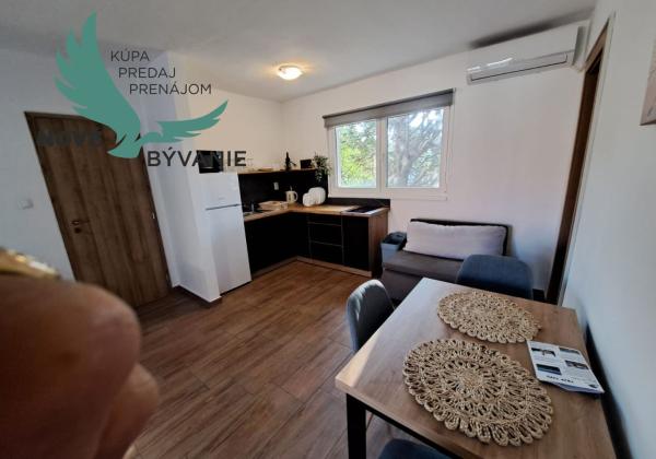 Exkluzívne dom 3x apartmán len 300m od mora v Chorvátsku