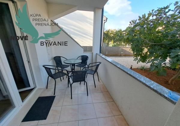 Exkluzívne dom 3x apartmán len 300m od mora v Chorvátsku