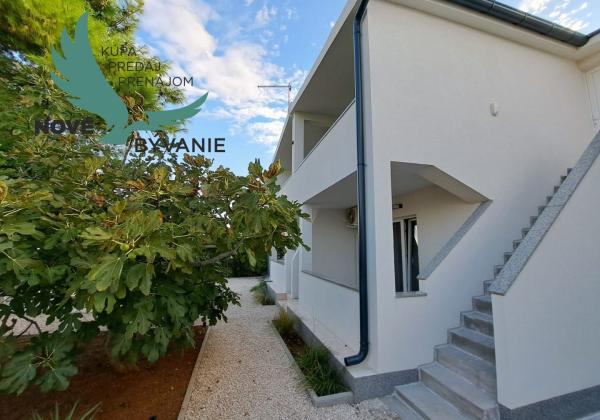 Exkluzívne dom 3x apartmán len 300m od mora v Chorvátsku