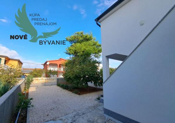 Exkluzívne dom 3x apartmán len 300m od mora v Chorvátsku