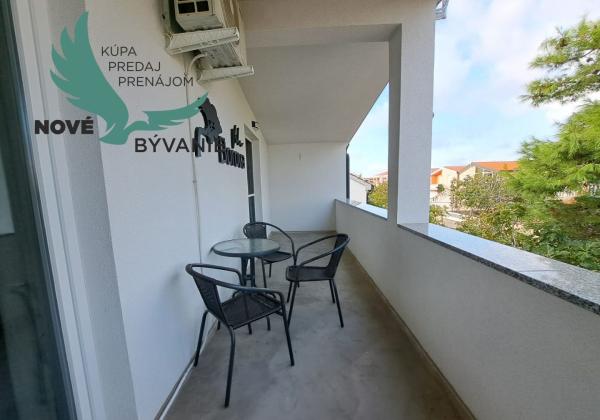 Exkluzívne dom 3x apartmán len 300m od mora v Chorvátsku