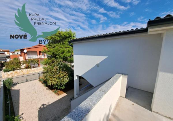 Exkluzívne dom 3x apartmán len 300m od mora v Chorvátsku