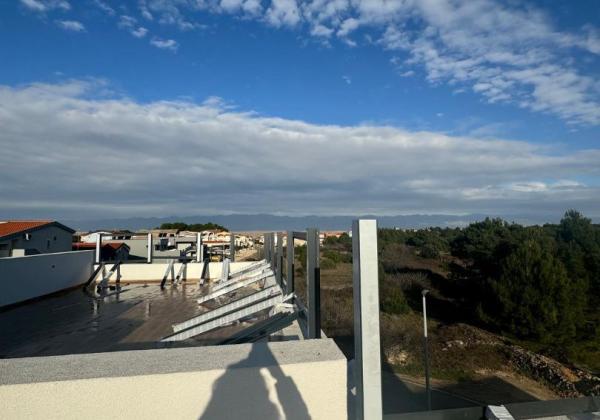 Chorvátsko - Novostavba apartmánu so strešnou terasou za top cenu