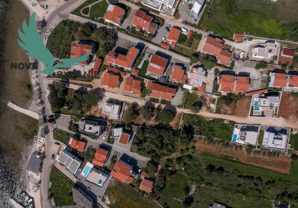 Exkluzívne na predaj vila s bazénom v Chorvátsku na lukratívnom mieste v Zatone