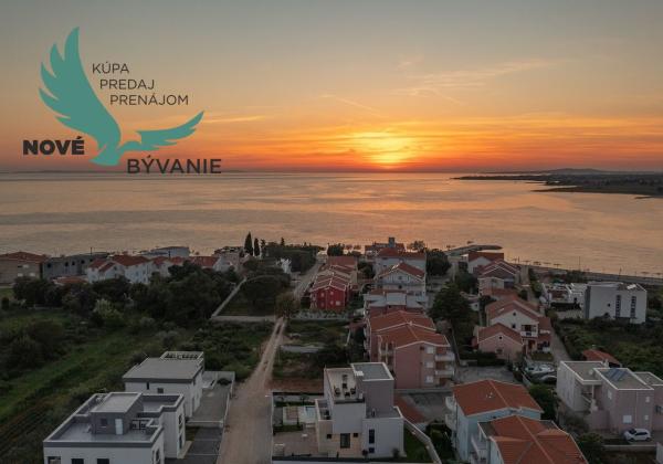 Exkluzívne na predaj vila s bazénom v Chorvátsku na lukratívnom mieste v Zatone