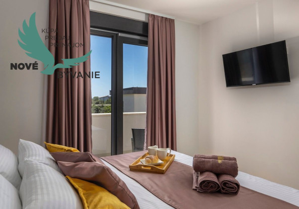 Exkluzívne na predaj vila s bazénom v Chorvátsku na lukratívnom mieste v Zatone