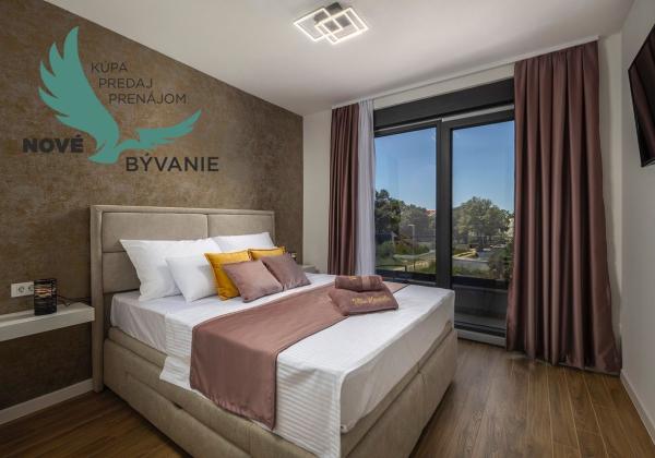 Exkluzívne na predaj vila s bazénom v Chorvátsku na lukratívnom mieste v Zatone