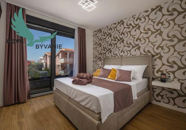 Exkluzívne na predaj vila s bazénom v Chorvátsku na lukratívnom mieste v Zatone