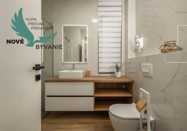 Exkluzívne na predaj vila s bazénom v Chorvátsku na lukratívnom mieste v Zatone