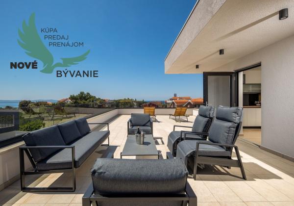 Exkluzívne na predaj vila s bazénom v Chorvátsku na lukratívnom mieste v Zatone