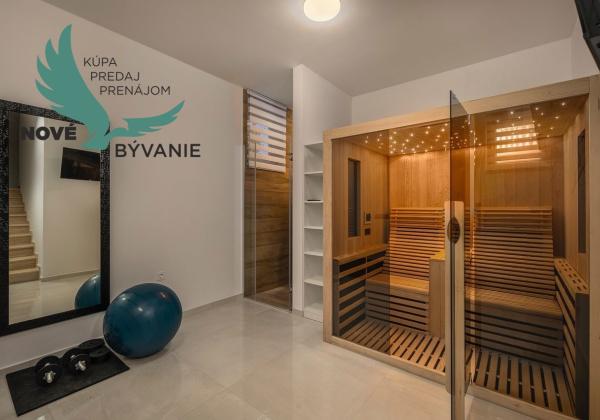 Exkluzívne na predaj vila s bazénom v Chorvátsku na lukratívnom mieste v Zatone