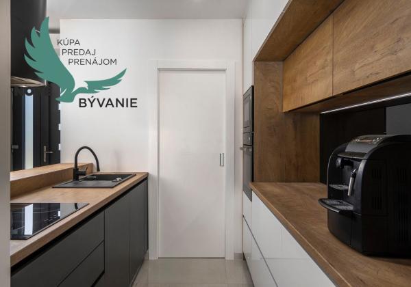 Exkluzívne na predaj vila s bazénom v Chorvátsku na lukratívnom mieste v Zatone