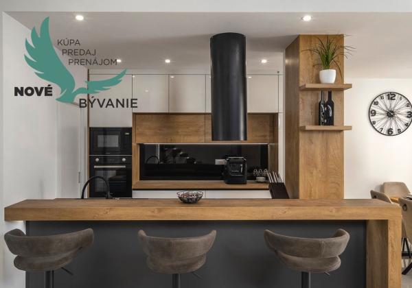 Exkluzívne na predaj vila s bazénom v Chorvátsku na lukratívnom mieste v Zatone