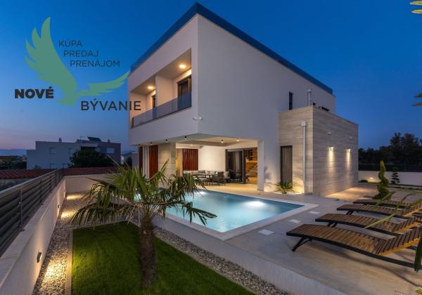 Exkluzívne na predaj vila s bazénom v Chorvátsku na lukratívnom mieste v Zatone