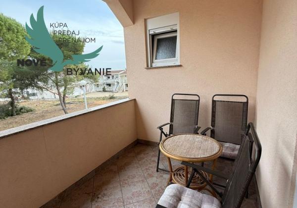 Chorvátsko - Apartmán s dvorom 300m od mora na ostrove Vir