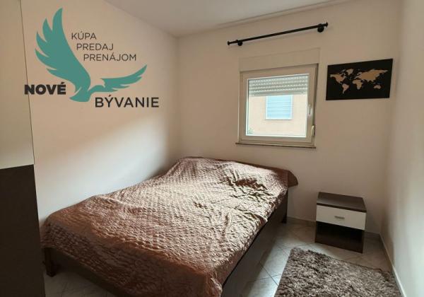 Chorvátsko - Apartmán s dvorom 300m od mora na ostrove Vir