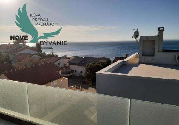 Apartmán so strešnou terasou  len 30m od mora v Chorvátsku
