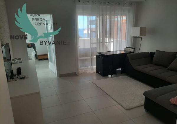 Apartmán so strešnou terasou  len 30m od mora v Chorvátsku