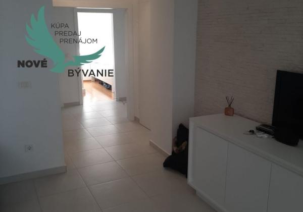 Apartmán so strešnou terasou  len 30m od mora v Chorvátsku