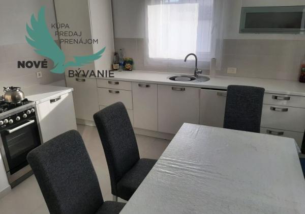 Apartmán so strešnou terasou  len 30m od mora v Chorvátsku