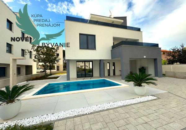 Luxusná novostavba vila s bazénom blízko mora a výhľadom na more v Chorvátsku na ostrove