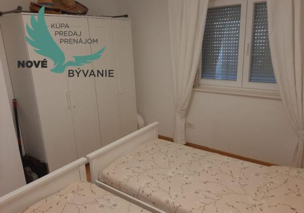 Apartmán so strešnou terasou  len 30m od mora v Chorvátsku