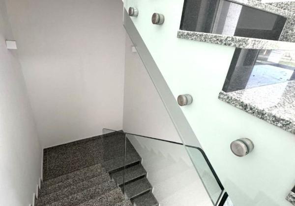 Luxusná novostavba vila s bazénom blízko mora a výhľadom na more v Chorvátsku na ostrove