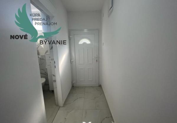 Dom s bazénom a garážou len 70m od mora v Chorvátsku na ostrove Vir - Prezida