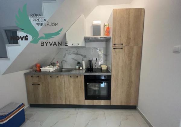 Dom s bazénom a garážou len 70m od mora v Chorvátsku na ostrove Vir - Prezida