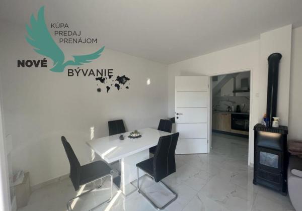 Dom s bazénom a garážou len 70m od mora v Chorvátsku na ostrove Vir - Prezida