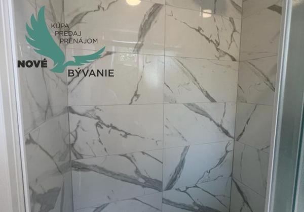 Dom s bazénom a garážou len 70m od mora v Chorvátsku na ostrove Vir - Prezida