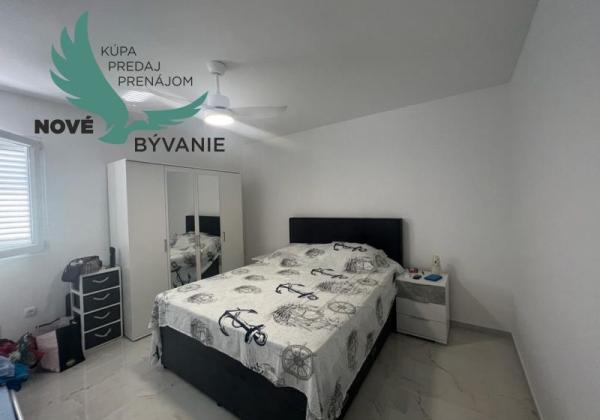 Dom s bazénom a garážou len 70m od mora v Chorvátsku na ostrove Vir - Prezida