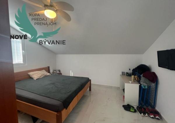 Dom s bazénom a garážou len 70m od mora v Chorvátsku na ostrove Vir - Prezida