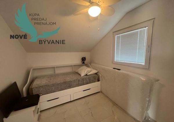 Dom s bazénom a garážou len 70m od mora v Chorvátsku na ostrove Vir - Prezida