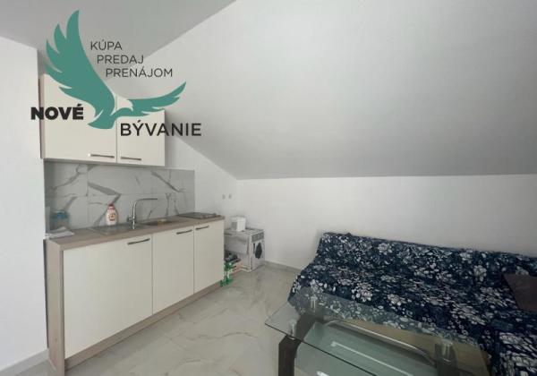 Dom s bazénom a garážou len 70m od mora v Chorvátsku na ostrove Vir - Prezida