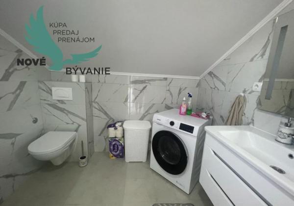 Dom s bazénom a garážou len 70m od mora v Chorvátsku na ostrove Vir - Prezida