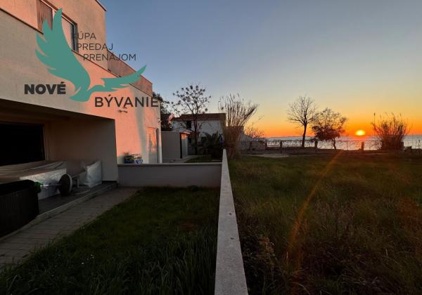 Chorvátsko - Exkluzívne novostavba domu len 30m od mora s výhľadom na more