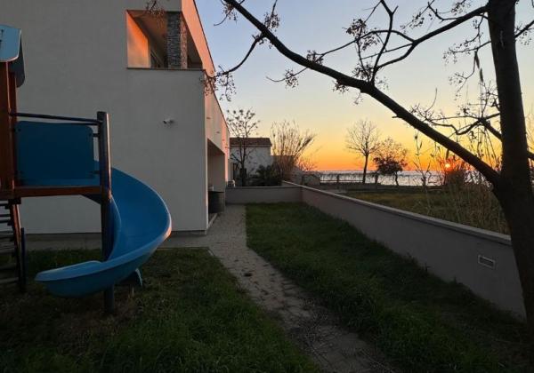 Chorvátsko - Exkluzívne novostavba domu len 30m od mora s výhľadom na more