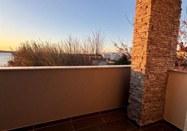 Chorvátsko - Exkluzívne novostavba domu len 30m od mora s výhľadom na more