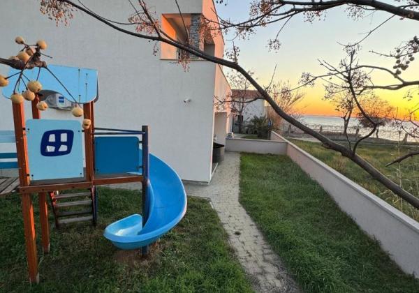 Chorvátsko - Exkluzívne novostavba domu len 30m od mora s výhľadom na more