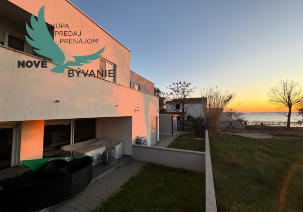 Chorvátsko - Exkluzívne novostavba domu len 30m od mora s výhľadom na more