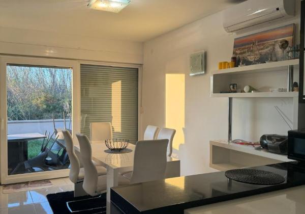 Chorvátsko - Exkluzívne novostavba domu len 30m od mora s výhľadom na more