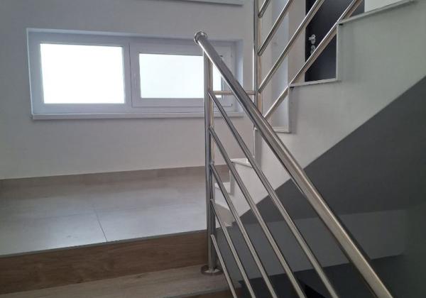 Novostavba apartmánu v centre ostrova Vir -Chorvátsko