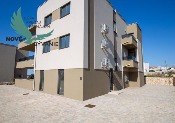 Na predaj novostavba apartmánu s výhľadom na more v Chorvátsku - Pag - Novalja