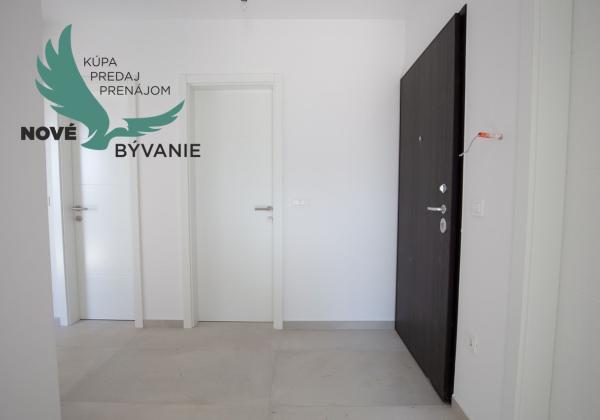 Na predaj novostavba apartmánu s výhľadom na more v Chorvátsku - Pag - Novalja