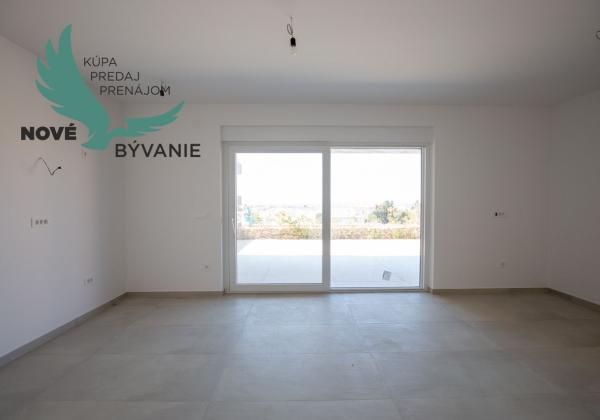 Na predaj novostavba apartmánu s výhľadom na more v Chorvátsku - Pag - Novalja