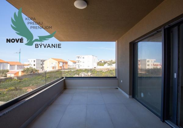 Na predaj novostavba apartmánu s výhľadom na more v Chorvátsku - Pag - Novalja